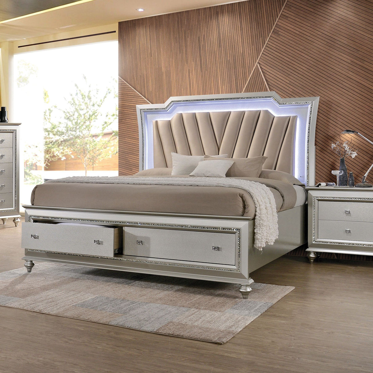 ACME - Kaitlyn Eastern King Bed - 27227EK