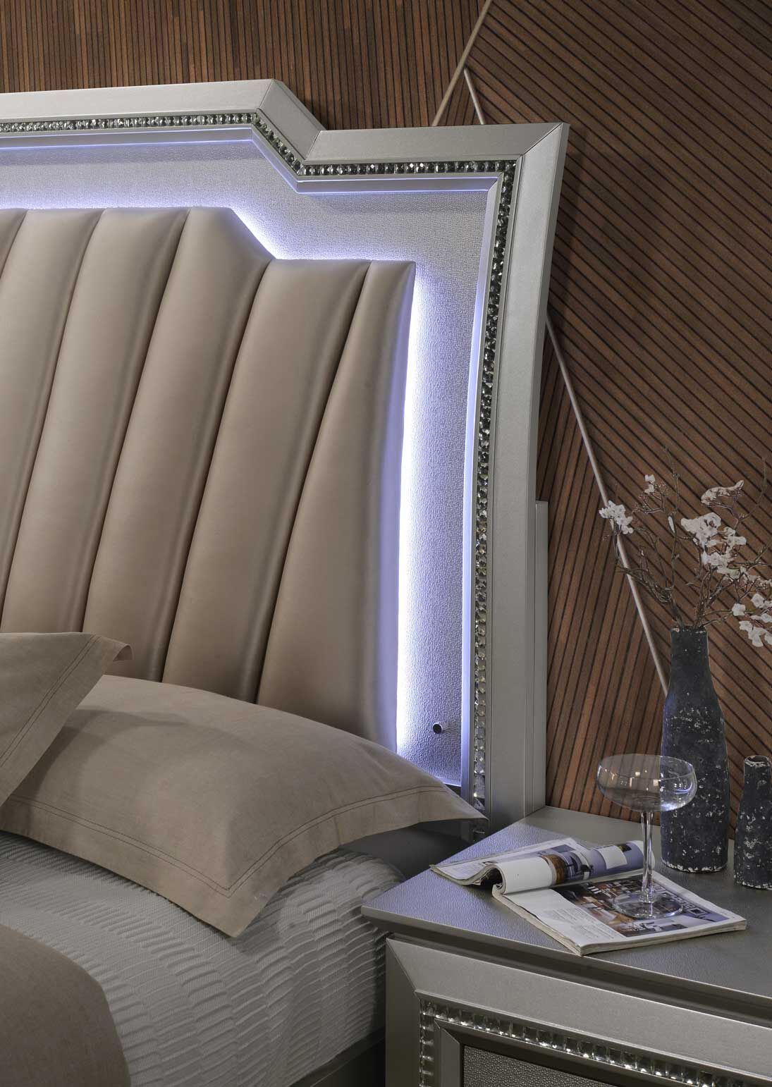 ACME - Kaitlyn Eastern King Bed - 27227EK